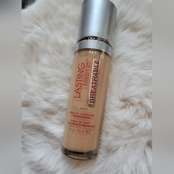 Rimmel foundation - Picture 3 of 5